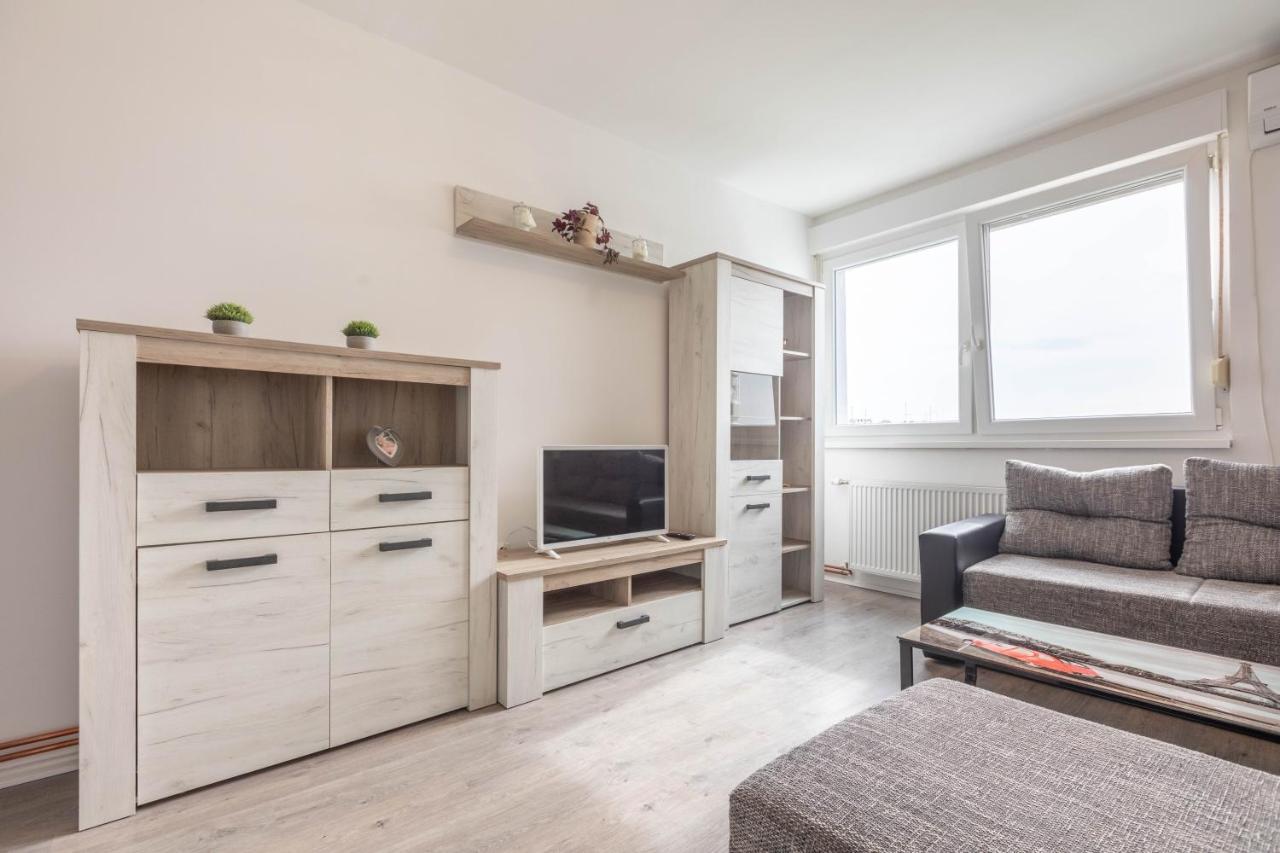 Cosy Apartment Hugo Osijek Exterior photo