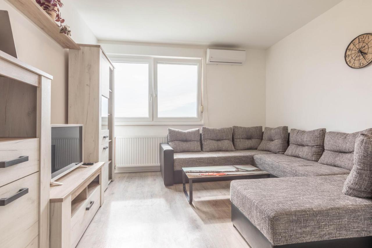 Cosy Apartment Hugo Osijek Exterior photo