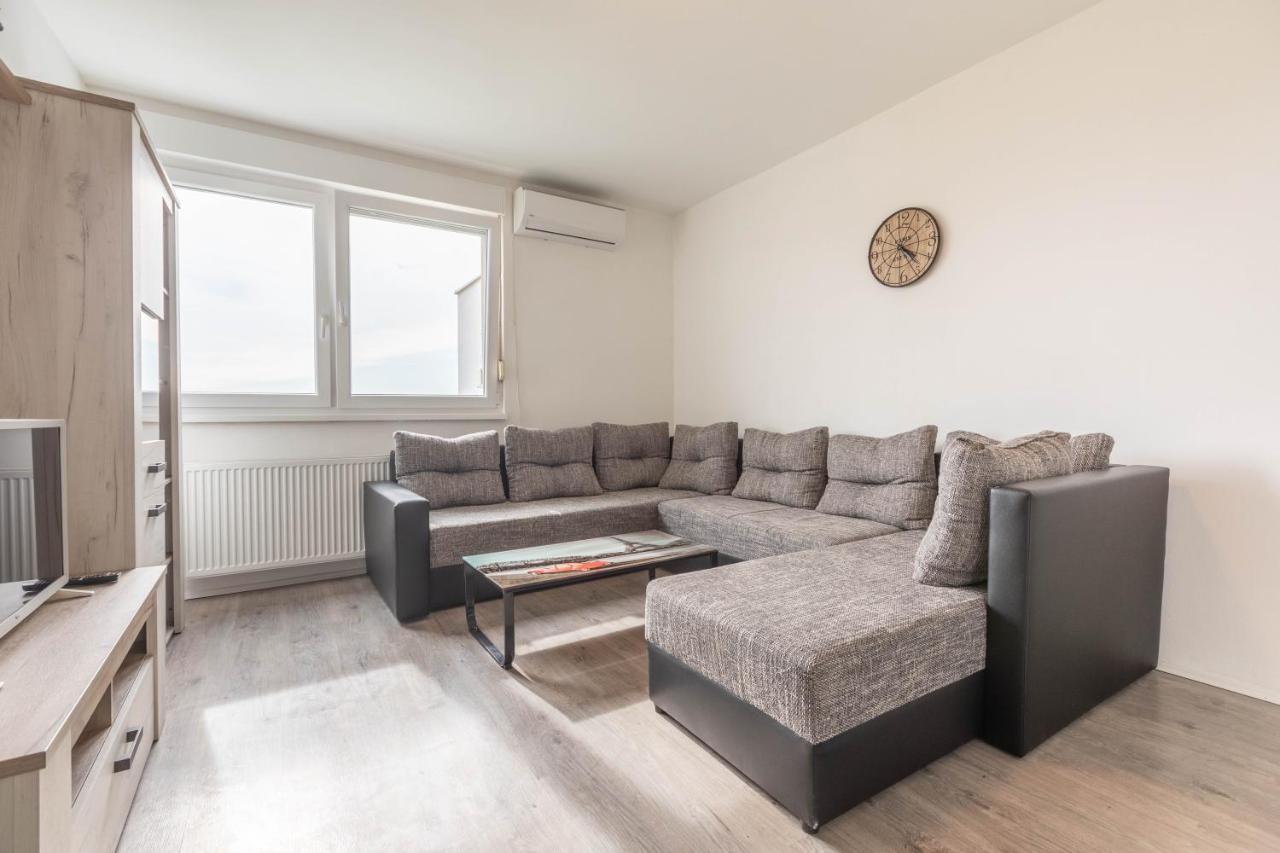 Cosy Apartment Hugo Osijek Exterior photo